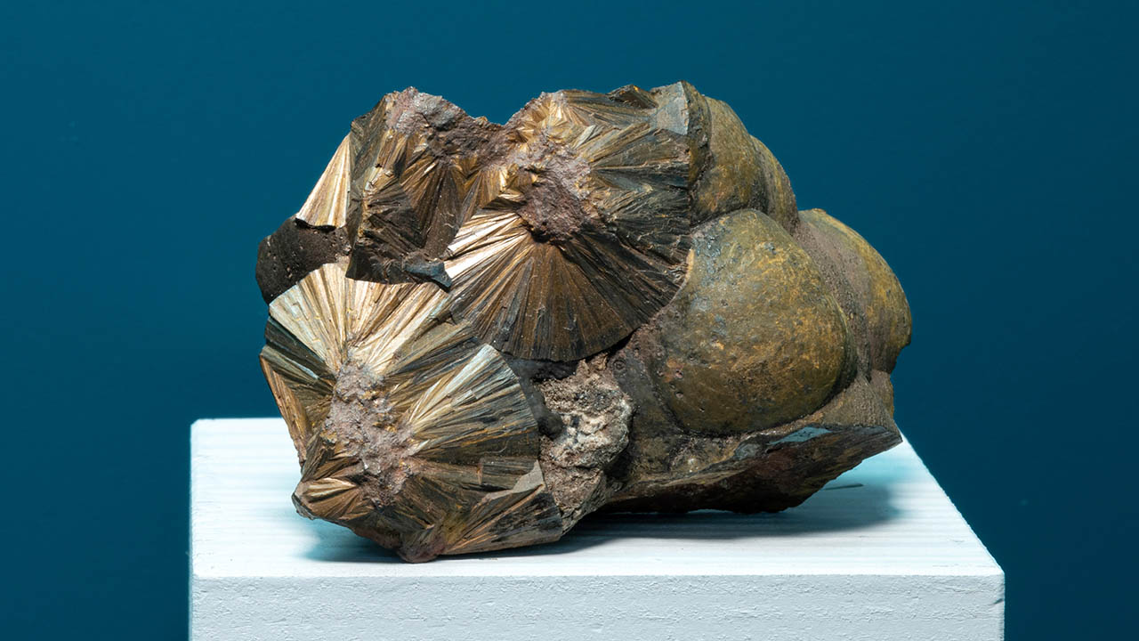 Sonderausstellung Ferber: Mineralienschatz in Jena 2025. Ein Copiapit aus Friedrichroda in Thüringen ist eines der Exponate in der aktuellen Sonderausstellung. Foto: Nicole Nerger (Universität Jena)