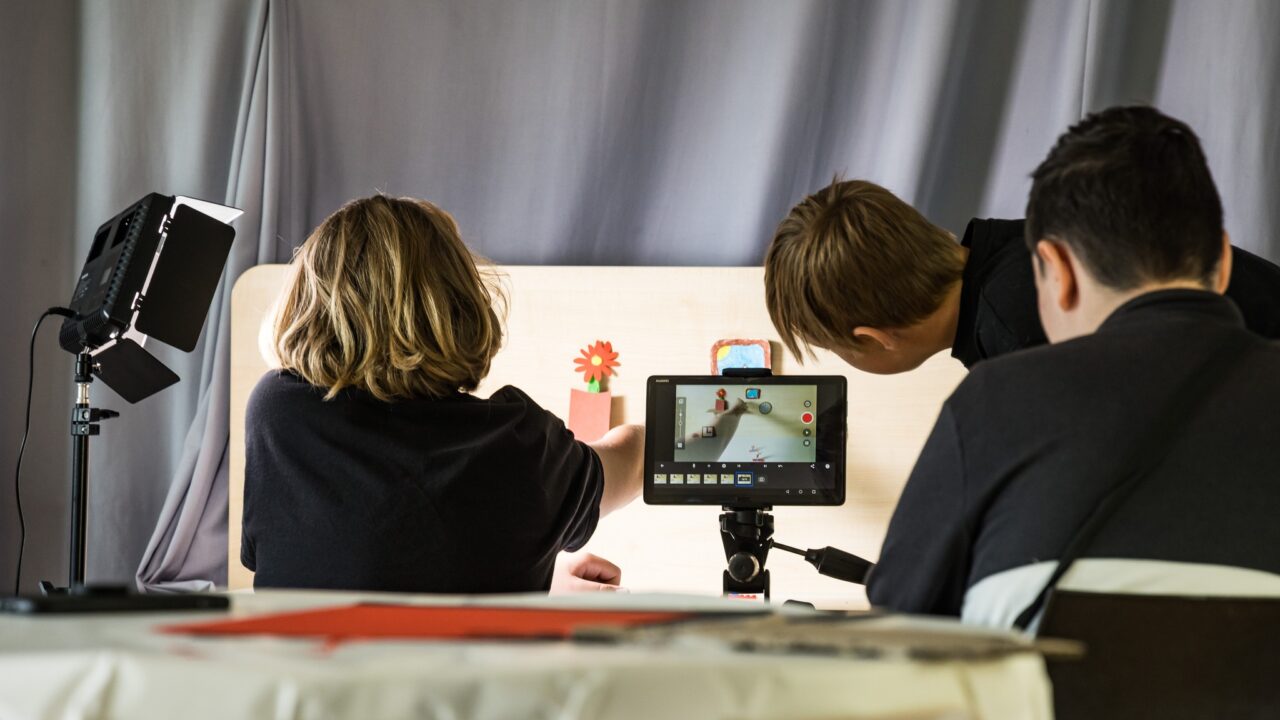 Schnuppertag: Offene Medienwerkstatt für Kinder und Jugendliche in der Künstlerischen Abendschule Jena Schnuppertag: Offene Medienwerkstatt für Kinder und Jugendliche in Jena. Foto: Künstlerische Abendschule Jena