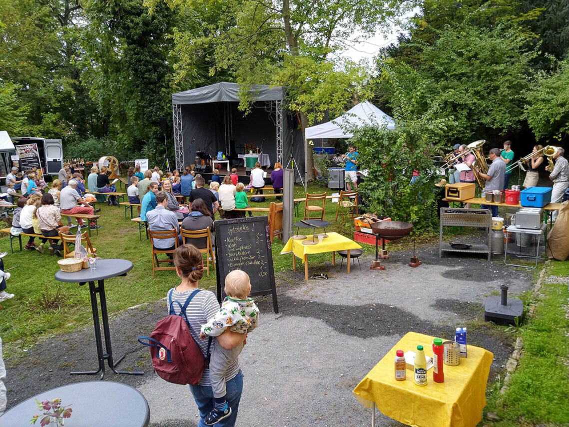 Am 14. September 2025 lädt der Johannismarkt Jena zum Entdecken ein: Ökologie, Musik, Kreativität und Genuss auf dem Johannisfriedhof. Foto: Regina Schuette