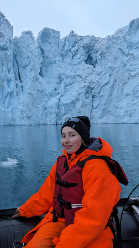 Studentin Julia Engelhardt hat während der Expedition 2024/25 die Arbeit des Forschungsteams in der Antarktis unterstützt (Foto: Christina Braun/Universität Jena Studentin Julia Engelhardt hat während der Expedition 2024/25 die Arbeit des Forschungsteams in der Antarktis unterstützt (Foto: Christina Braun/Universität Jena