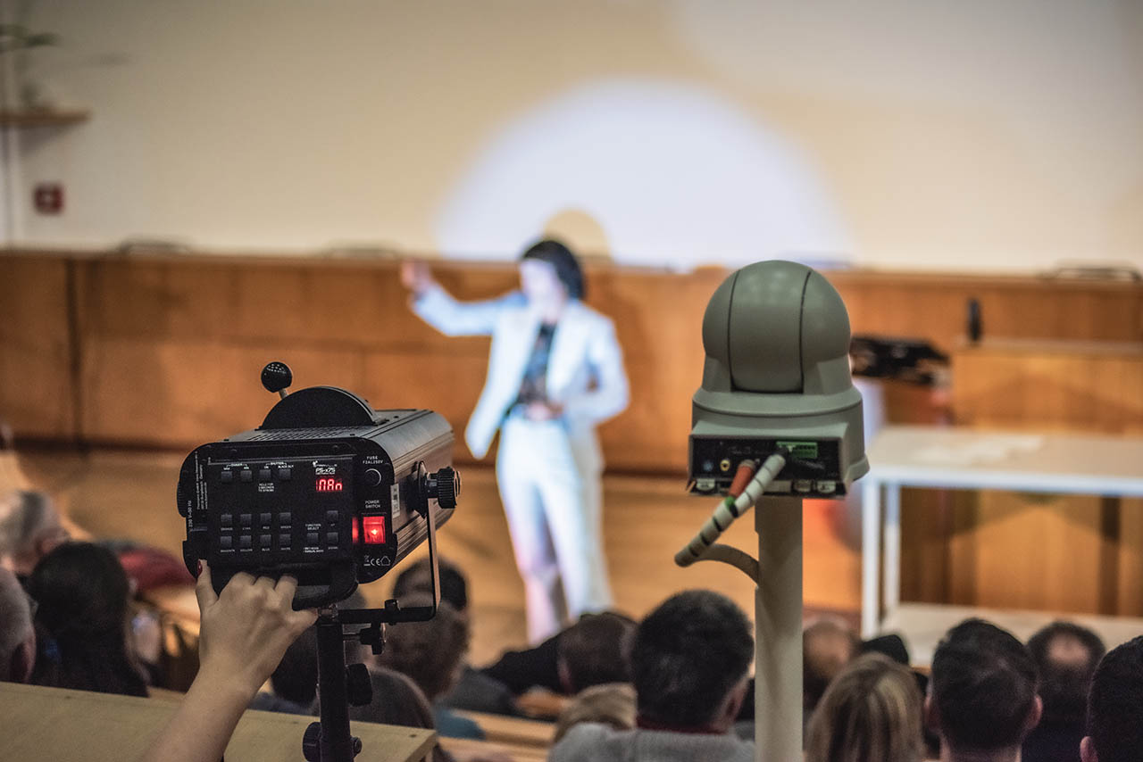 Von Quantenphysik bis Arktisforschung – die Uni Jena lädt im Wintersemester 2025/26 zu spannenden - öffentlichen Samstagsvorlesungen ein. Eintritt frei! Freie Samstagsvorlesungen für alle in Jena: Forschung hautnah erleben. Foto: Frank Liebold, Jenafotografx (Archiv)