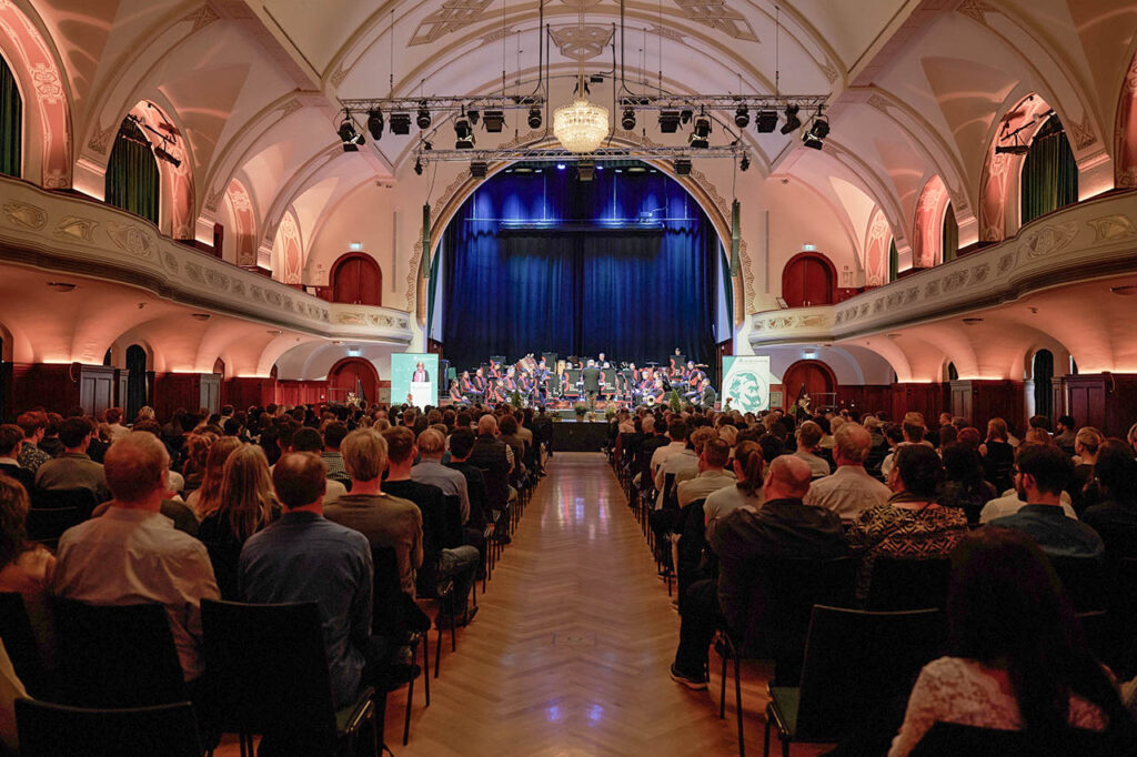 Feierlicher Studienstart 2025: EAH Jena begrüßt rund 950 Erstsemester. Fioto: Anna Schroll // EAH Feierlicher Studienstart 2025: EAH Jena begrüßt rund 950 Erstsemester. Fioto: Anna Schroll // EAH
