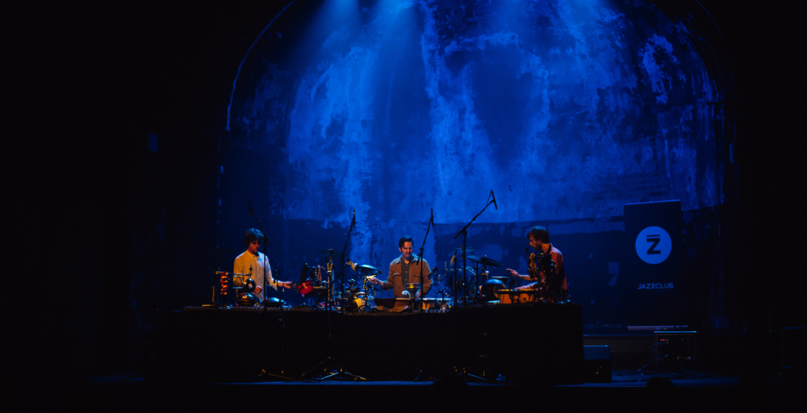 Fatplastics Jena feiert 24 Jahre! Am 16.10.2025 im Kassa mit Simon Popp Trio, Viola Klein & Hannes. Ein Abend voller House, Jazz & Beats. Gfx/Foto - WS Kassa Jena